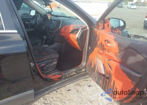 2017 Jeep Cherokee Latitude Fwd z USA, uszkodzony, nr VIN 1C4PJLCB7HW617530